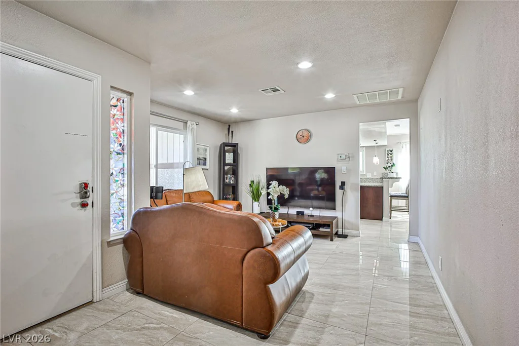 5323 Holbrook, Las Vegas, NV 89103