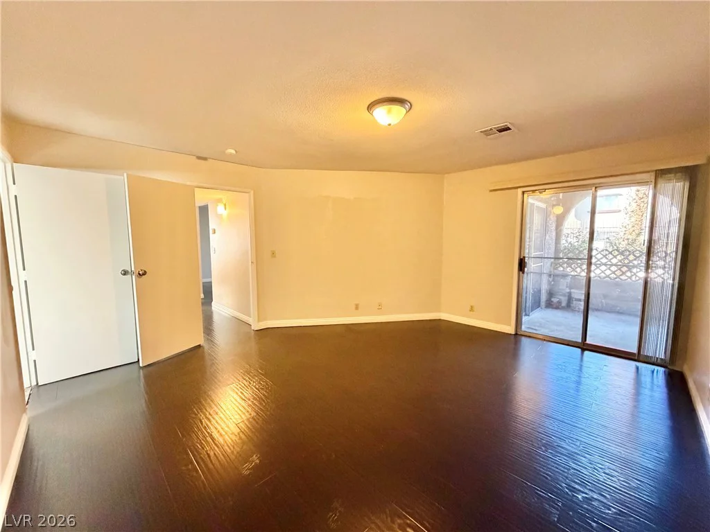 5141 Pioneer, Las Vegas, NV 89146