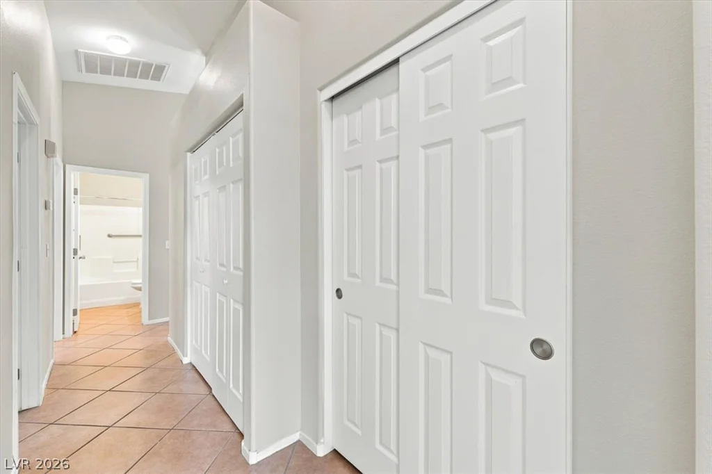 8929 Crooked Shell, Las Vegas, NV 89143