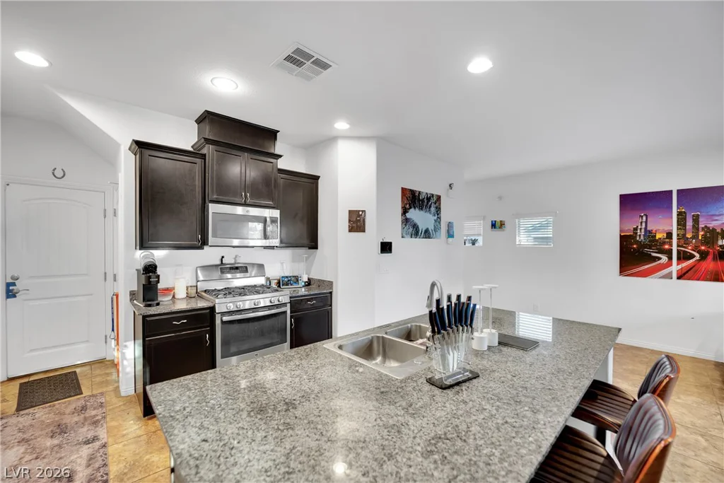 5662 Point Loma, Las Vegas, NV 89122