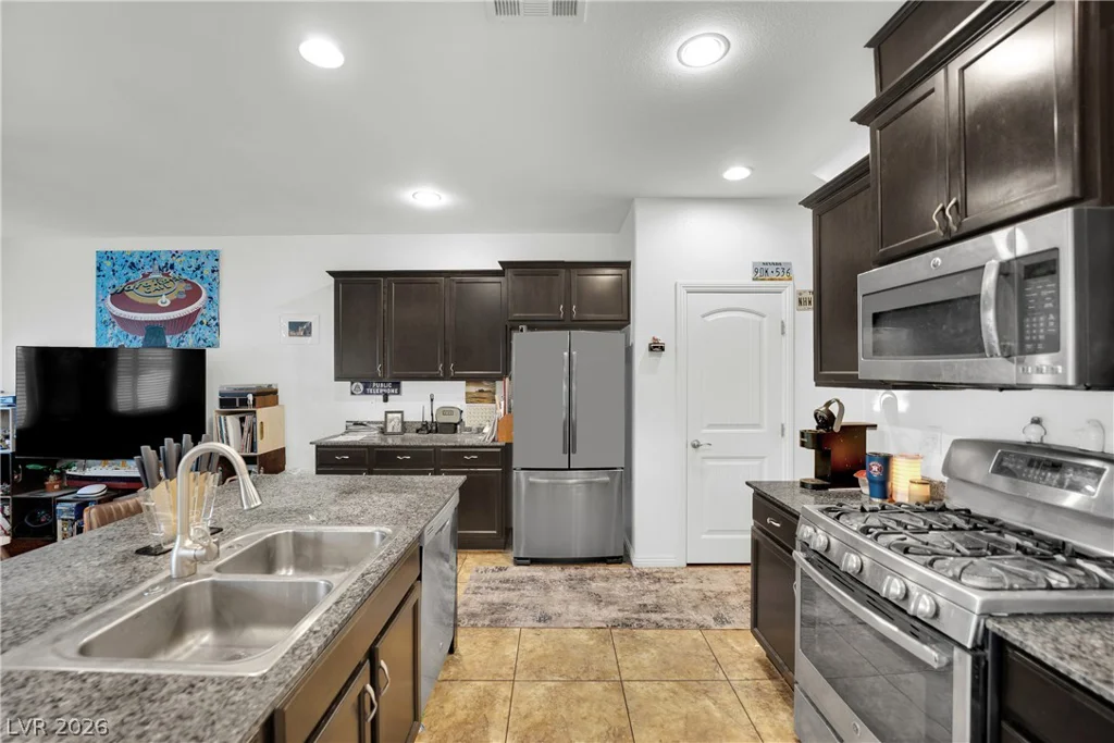 5662 Point Loma, Las Vegas, NV 89122