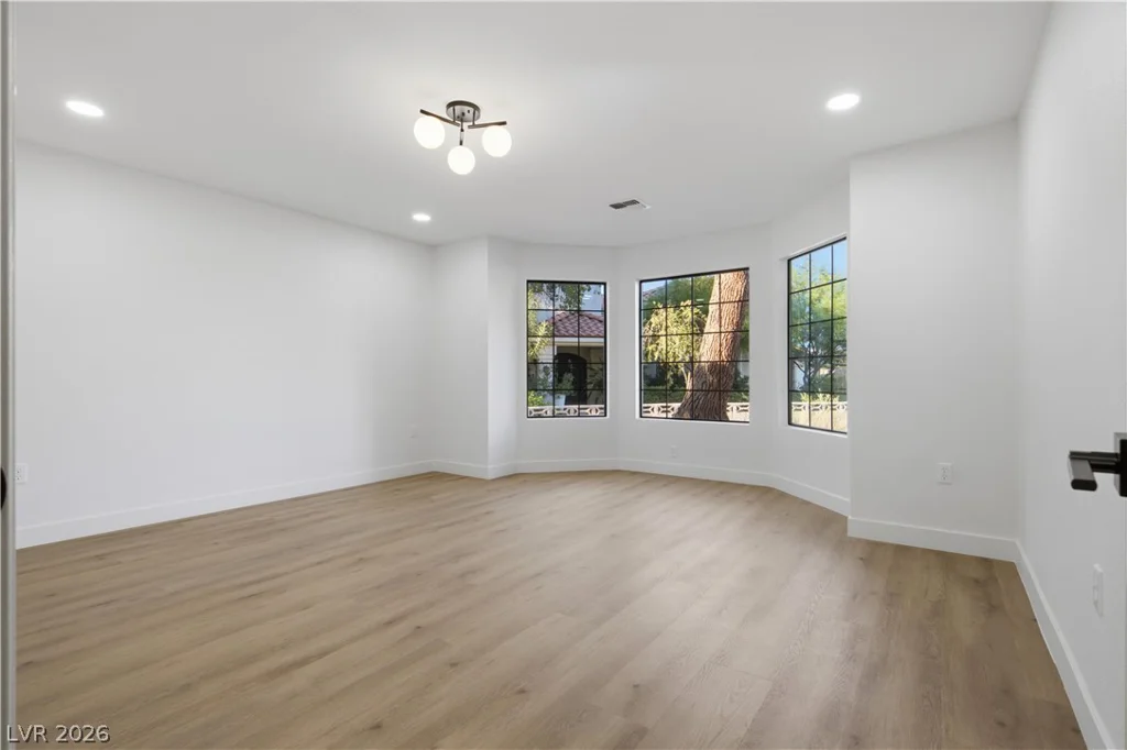 3035 Belcastro, Las Vegas, NV 89117