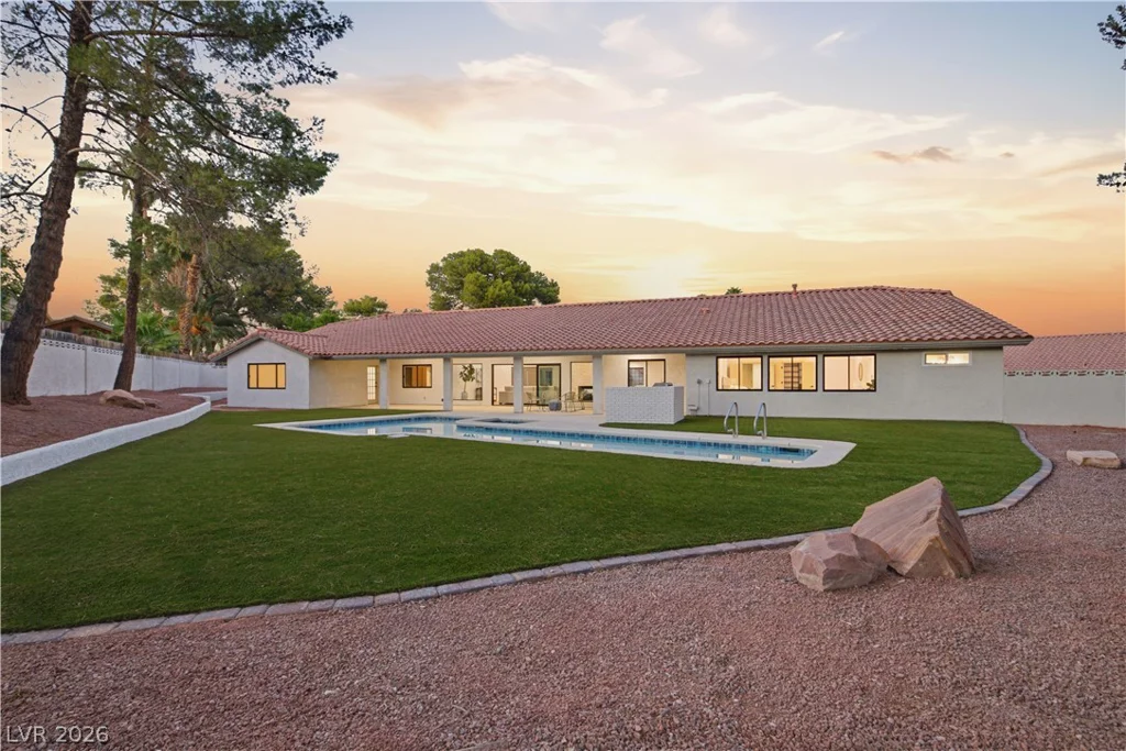 3035 Belcastro, Las Vegas, NV 89117