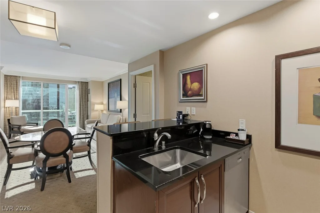 125 Harmon, Las Vegas, NV 89109