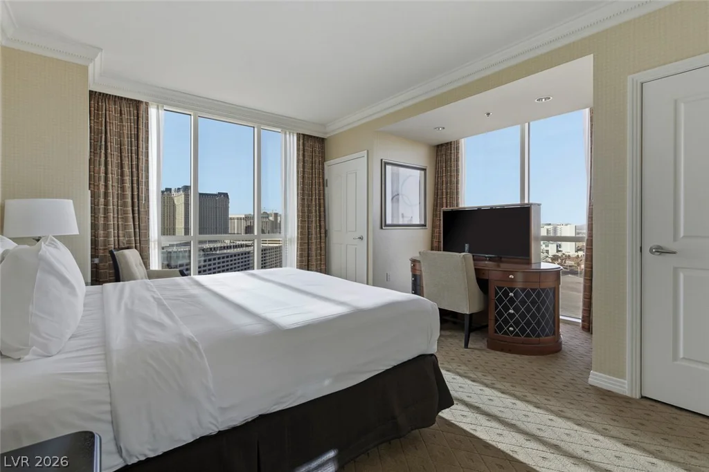 125 Harmon, Las Vegas, NV 89109