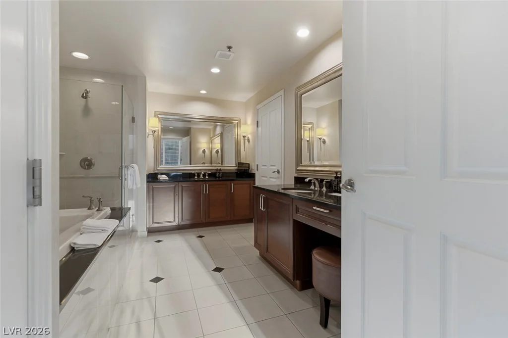 125 Harmon, Las Vegas, NV 89109