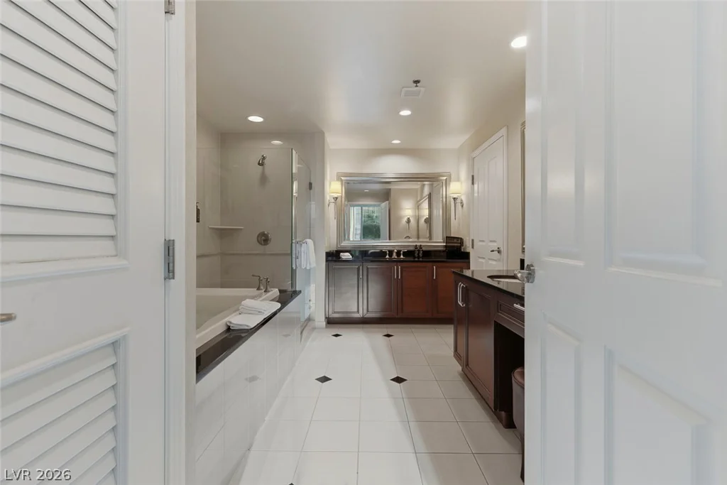 125 Harmon, Las Vegas, NV 89109