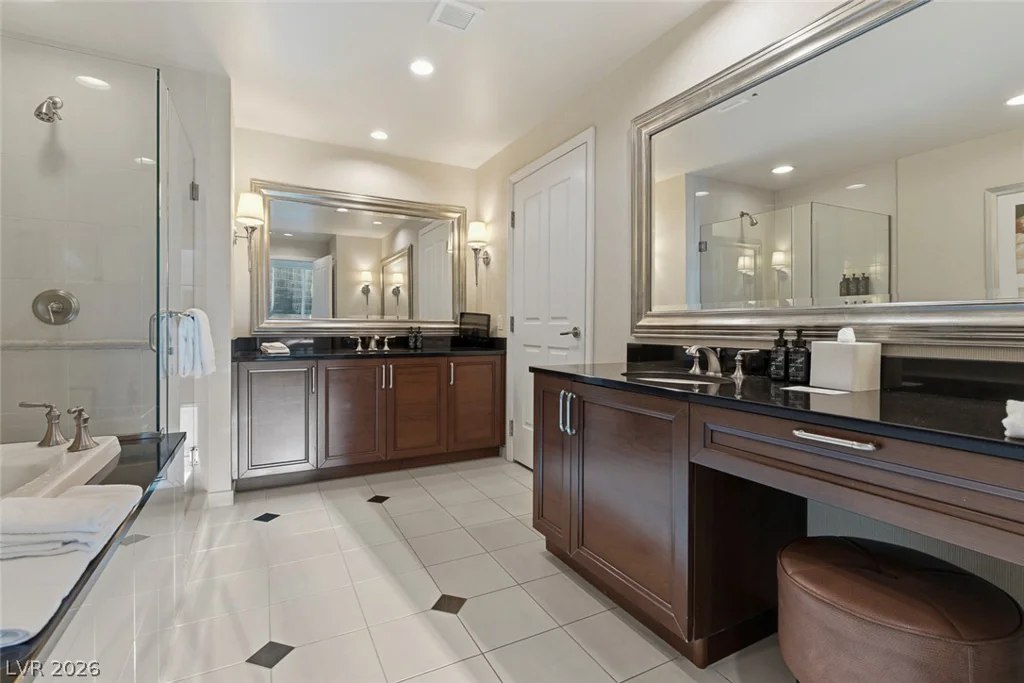 125 Harmon, Las Vegas, NV 89109