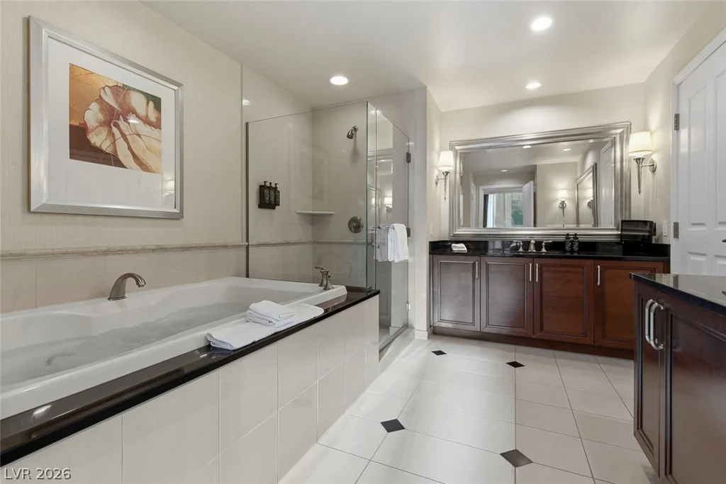 125 Harmon, Las Vegas, NV 89109