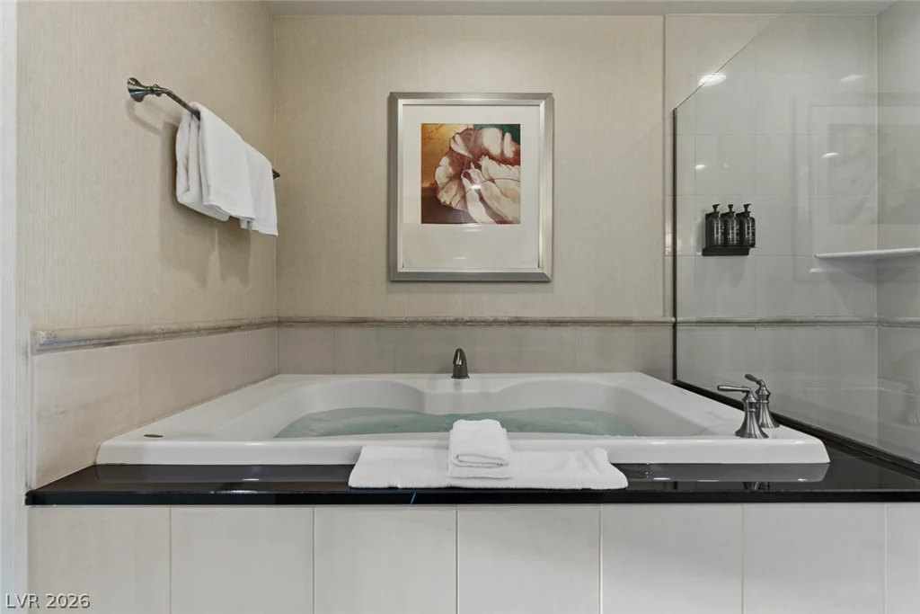 125 Harmon, Las Vegas, NV 89109