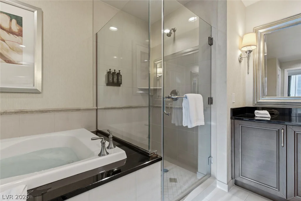 125 Harmon, Las Vegas, NV 89109