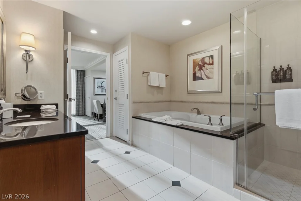 125 Harmon, Las Vegas, NV 89109