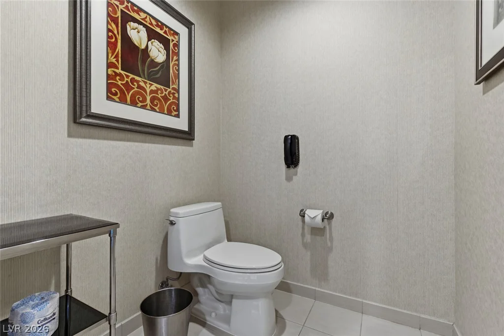 125 Harmon, Las Vegas, NV 89109