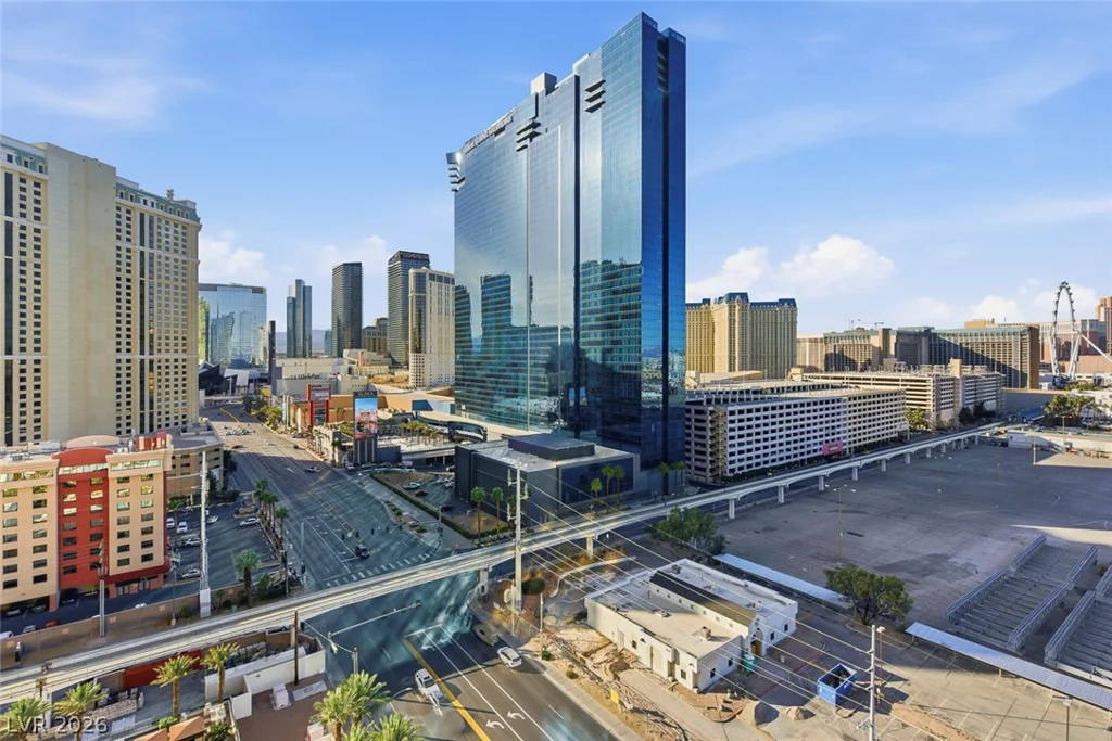 125 Harmon, Las Vegas, NV 89109