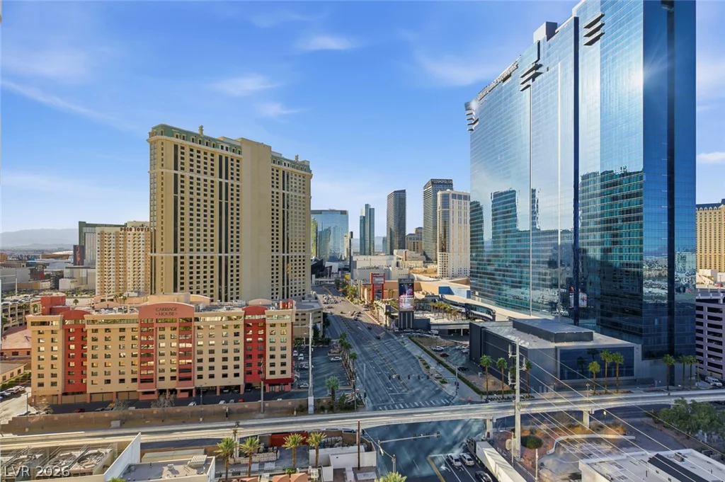 125 Harmon, Las Vegas, NV 89109