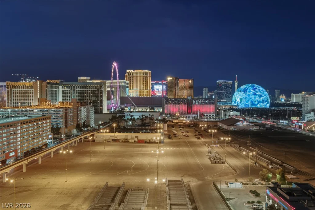 125 Harmon, Las Vegas, NV 89109