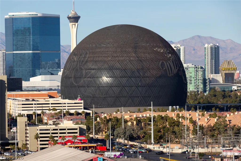 125 Harmon, Las Vegas, NV 89109