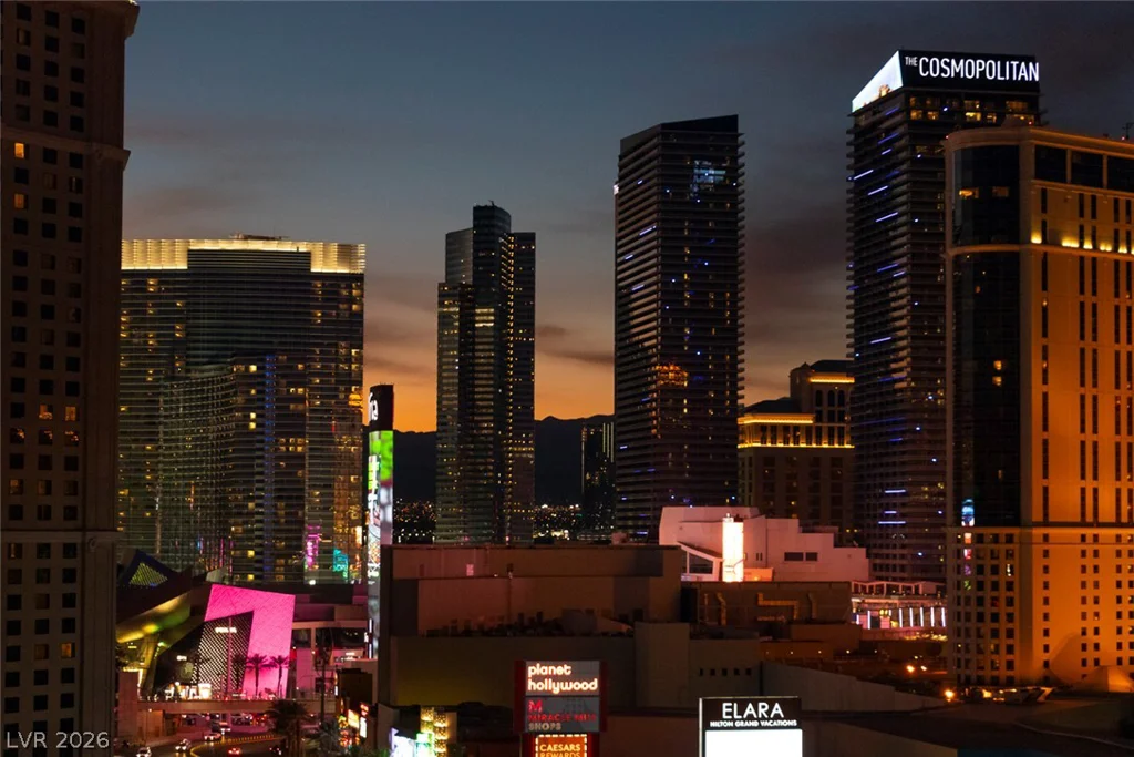 125 Harmon, Las Vegas, NV 89109