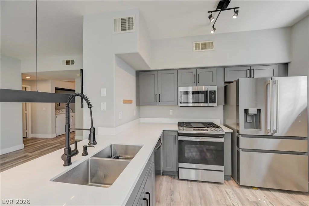9050 Warm Springs, Las Vegas, NV 89148