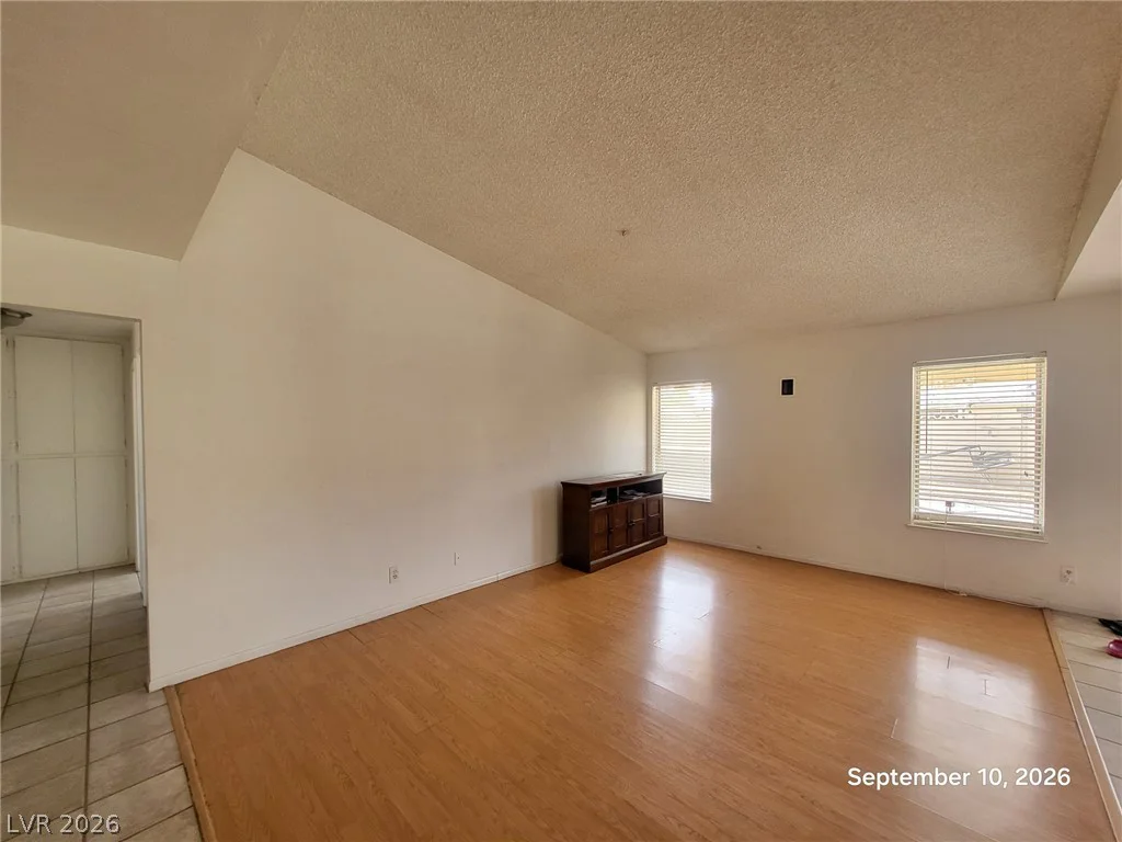 6801 High Bluff, Las Vegas, NV 89108