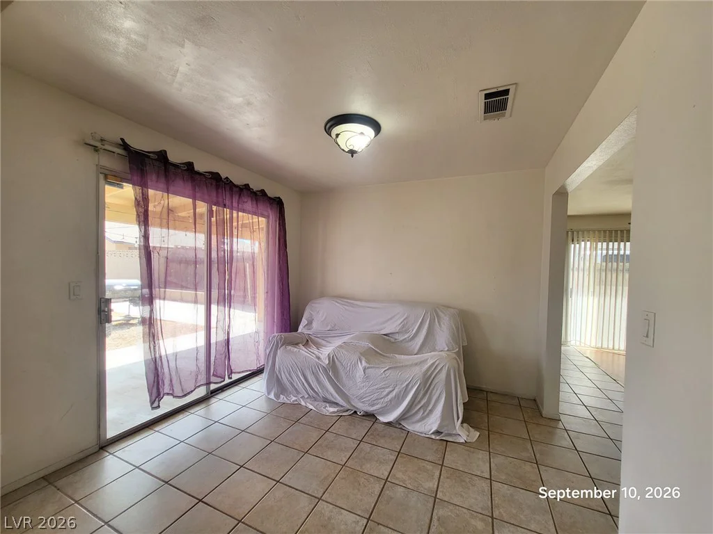 6801 High Bluff, Las Vegas, NV 89108
