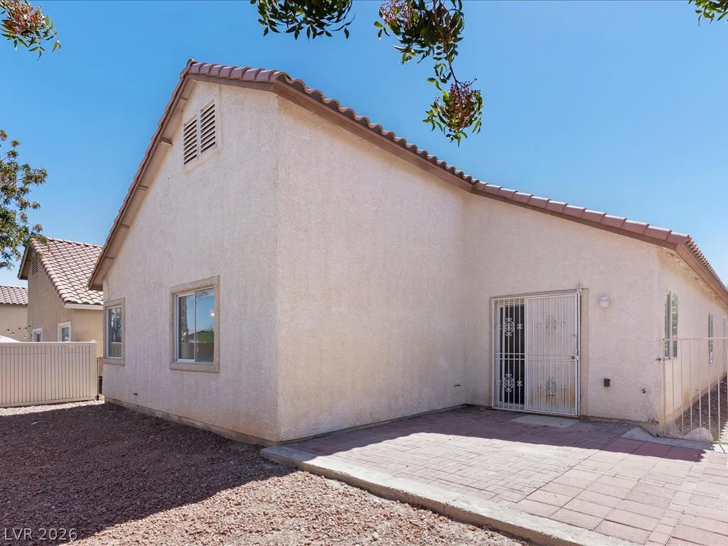 1732 Mizzenmast, North Las Vegas, NV 89032