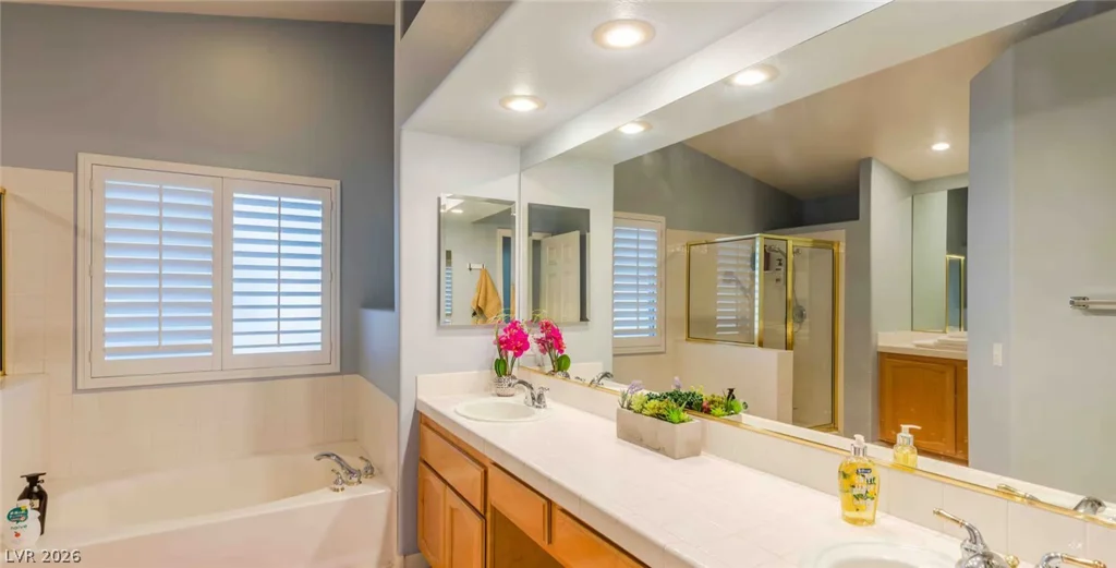 9021 Debonair, Las Vegas, NV 89147