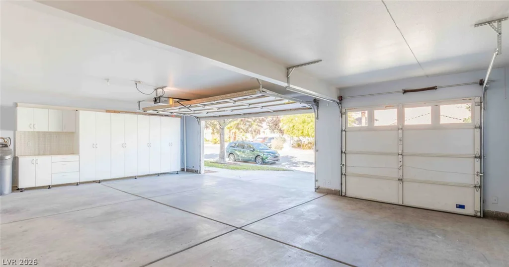 9021 Debonair, Las Vegas, NV 89147
