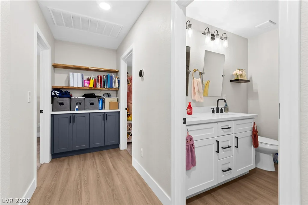3720 Dorrington, Las Vegas, NV 89129