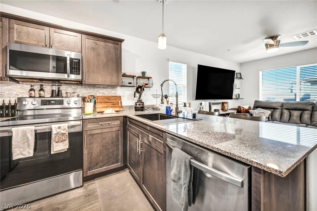 2594 Canary Yellow, North Las Vegas, NV 89086