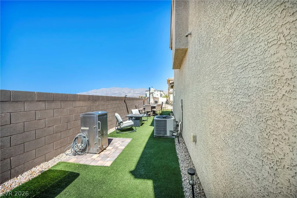 2594 Canary Yellow, North Las Vegas, NV 89086