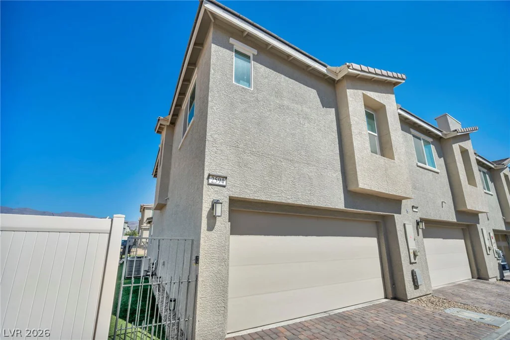 2594 Canary Yellow, North Las Vegas, NV 89086