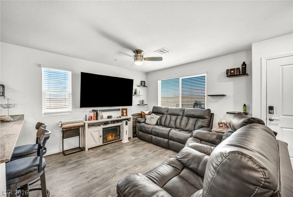 2594 Canary Yellow, North Las Vegas, NV 89086