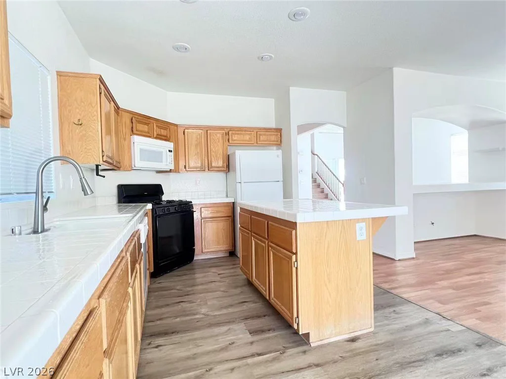 7941 Blue Brook, Las Vegas, NV 89147