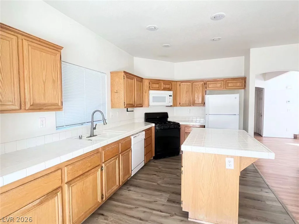 7941 Blue Brook, Las Vegas, NV 89147