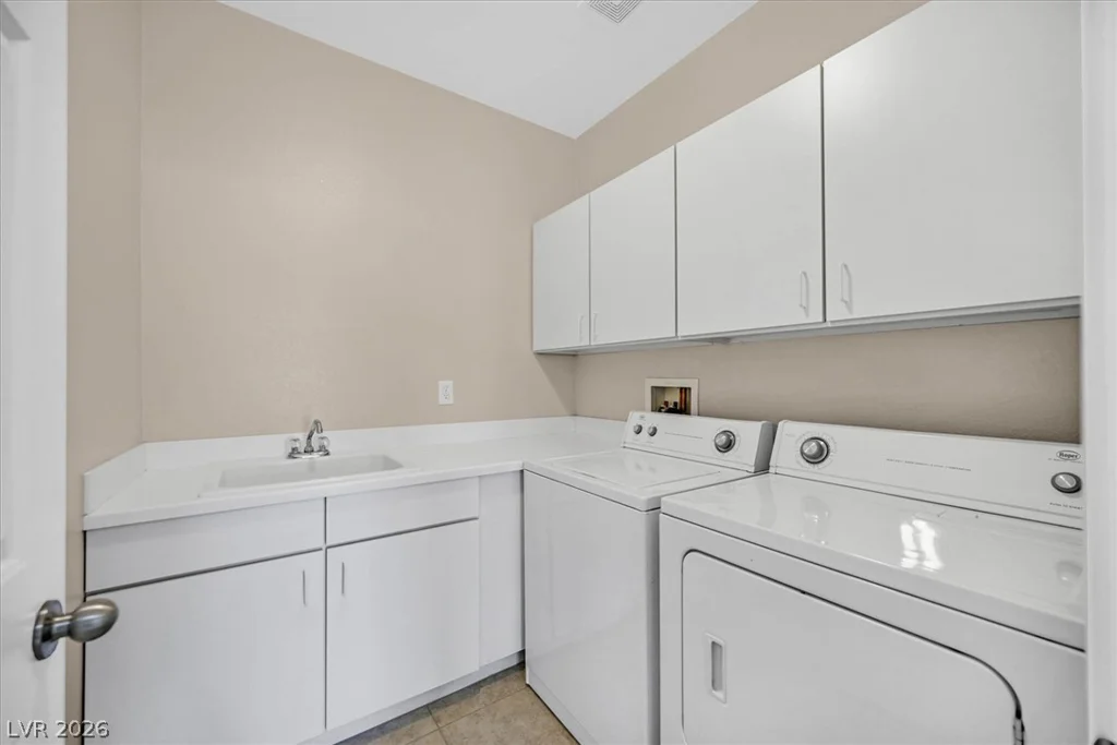 2440 Daks Loden, Henderson, NV 89044