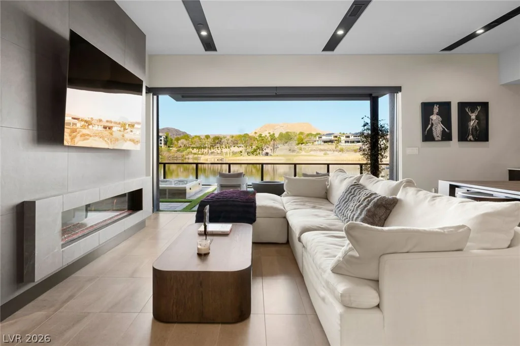 34 Lakefront, Henderson, NV 89011