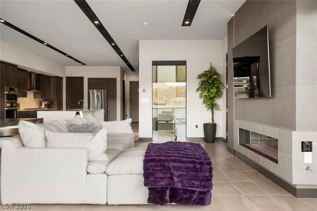 34 Lakefront, Henderson, NV 89011
