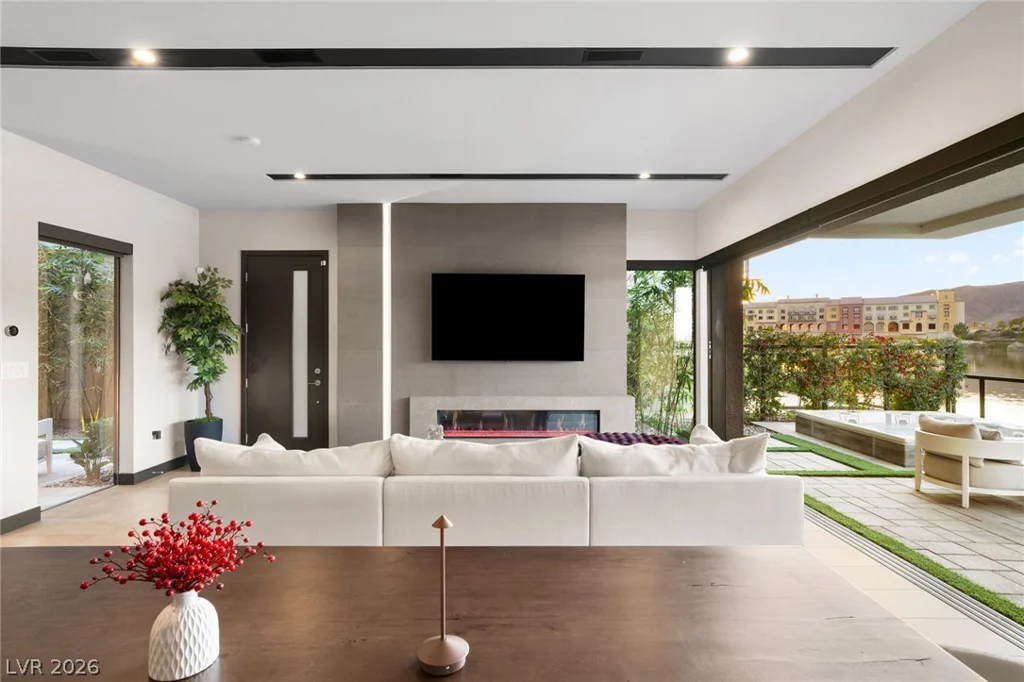 34 Lakefront, Henderson, NV 89011