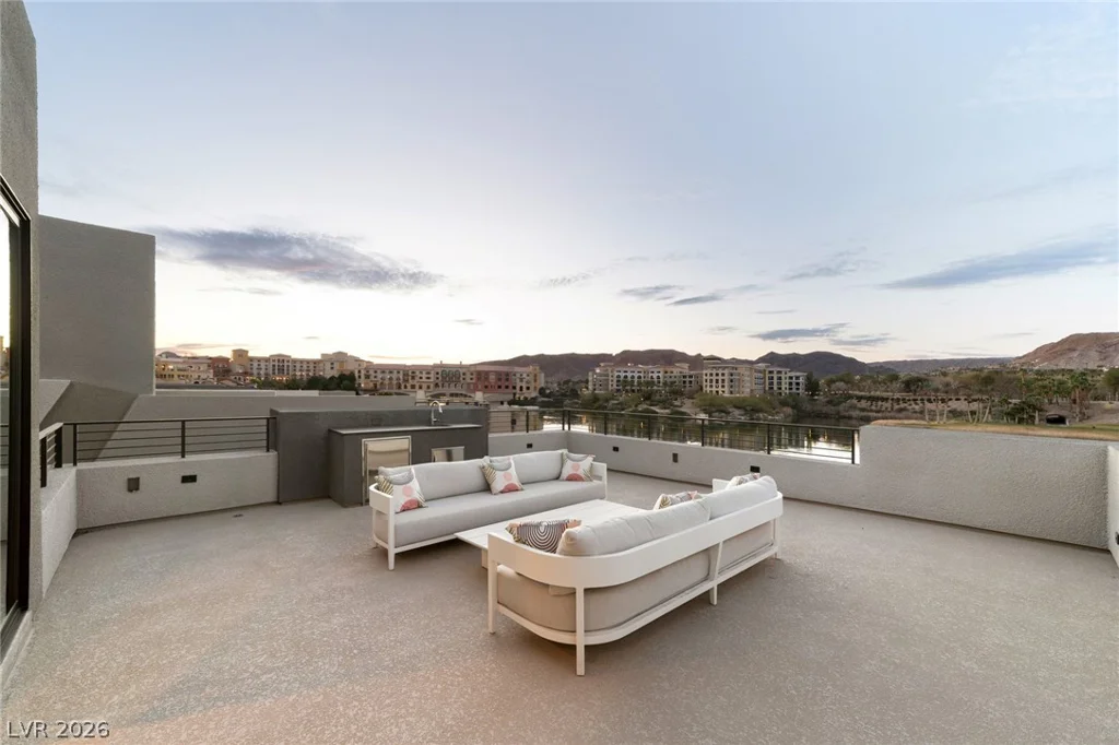 34 Lakefront, Henderson, NV 89011