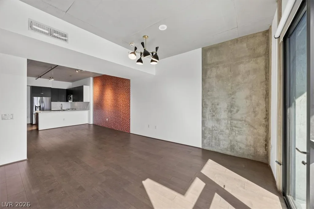 353 Bonneville, Las Vegas, NV 89101