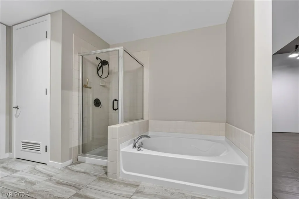 353 Bonneville, Las Vegas, NV 89101