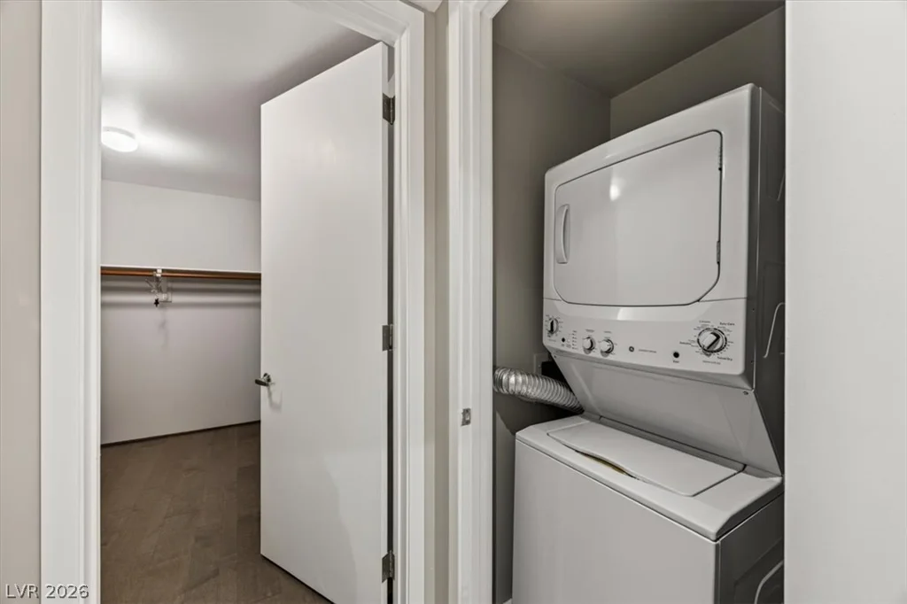 353 Bonneville, Las Vegas, NV 89101