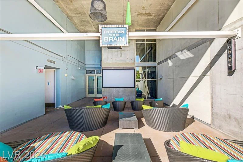 353 Bonneville, Las Vegas, NV 89101