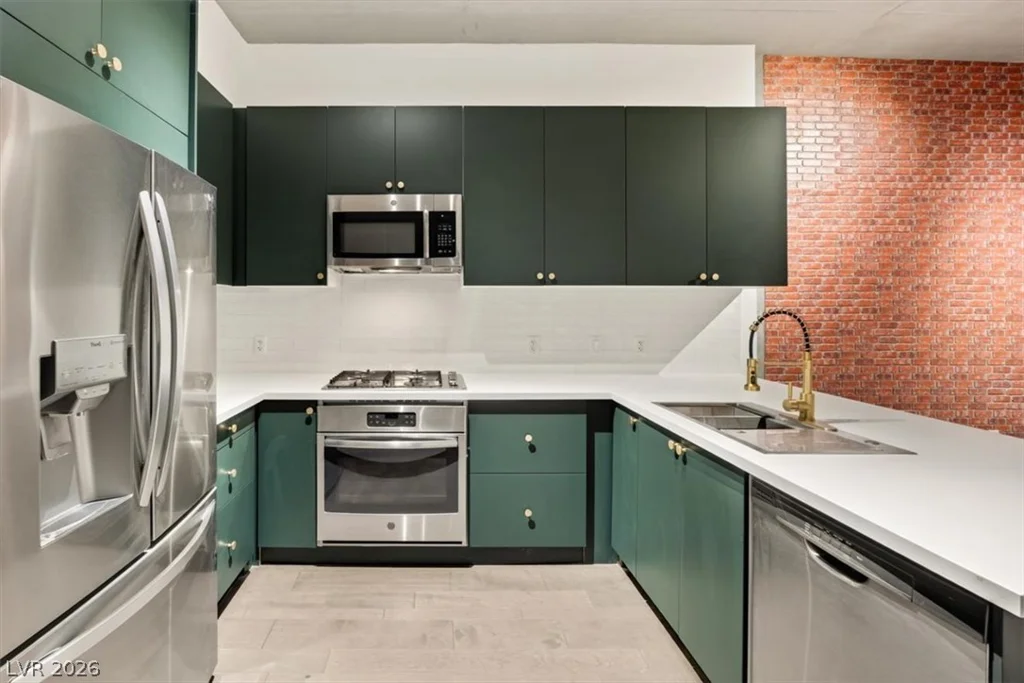 353 Bonneville, Las Vegas, NV 89101