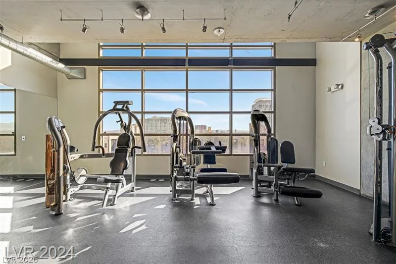 353 Bonneville, Las Vegas, NV 89101