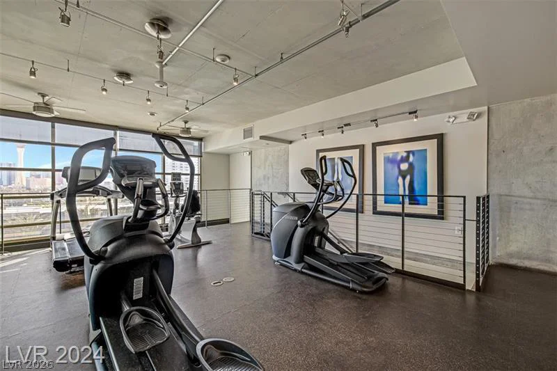 353 Bonneville, Las Vegas, NV 89101