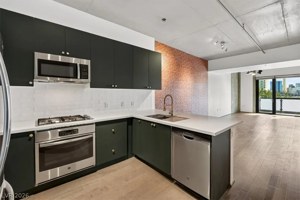 353 Bonneville, Las Vegas, NV 89101