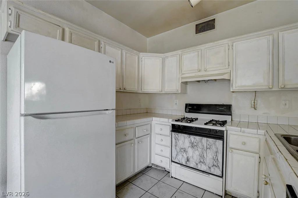 2110 Los Feliz, Las Vegas, NV 89156