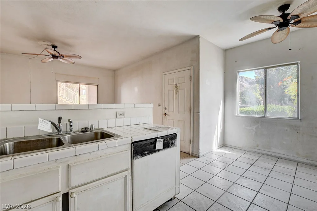 2110 Los Feliz, Las Vegas, NV 89156